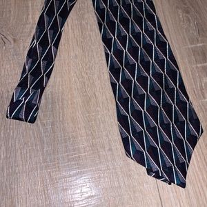 Martin Wong geometric print 100% silk office formal tie
